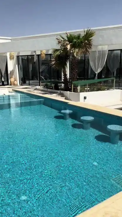 شاليه مع مسبح